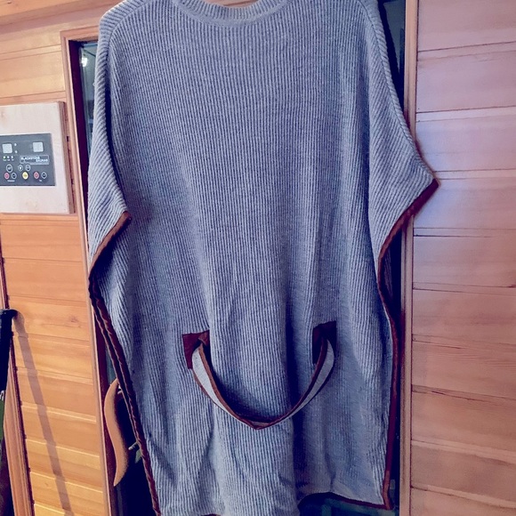 Poncho new - Picture 4 of 5